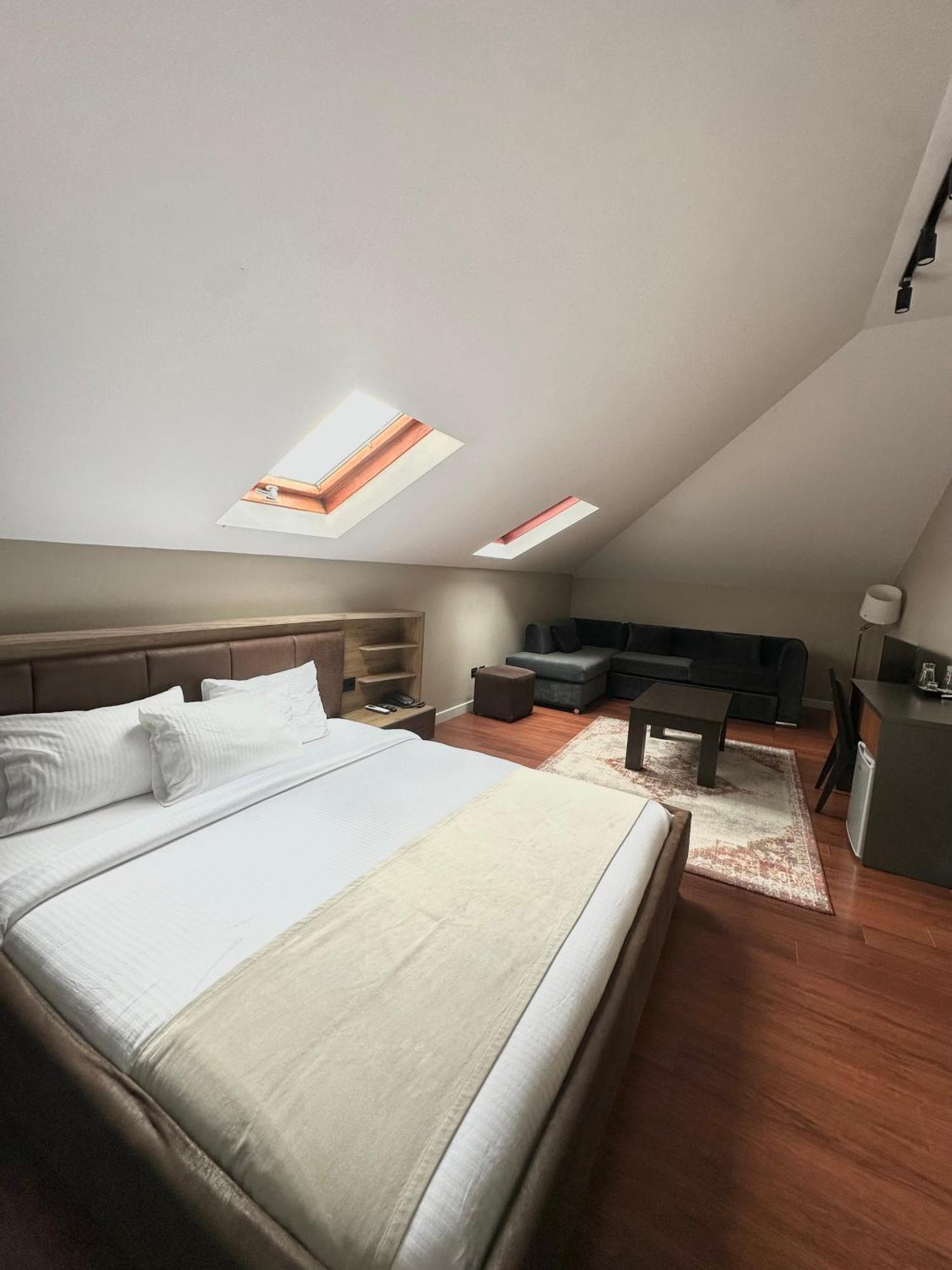 Residenza Monun Boutique Hotel Tirana Zewnętrze zdjęcie