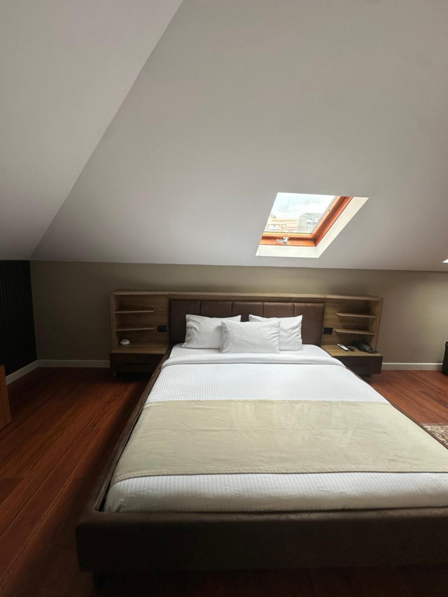 Residenza Monun Boutique Hotel Tirana Zewnętrze zdjęcie